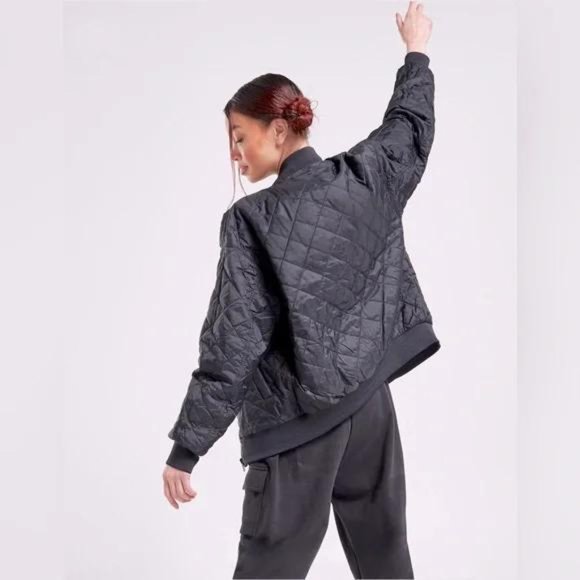 NIKE WOMENS RTW BOMBER JACKET - Picture 3 of 5